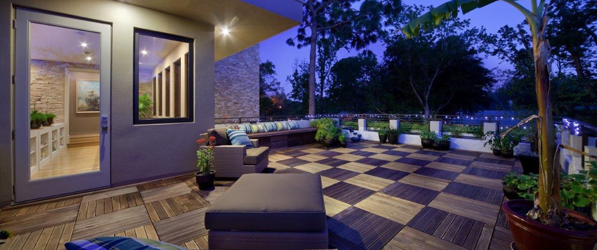 Cozy Checkered Wood Tile Rooftop with Greenery